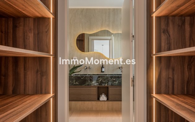 Resale - Apartment - Marbella - Nueva Andalucía