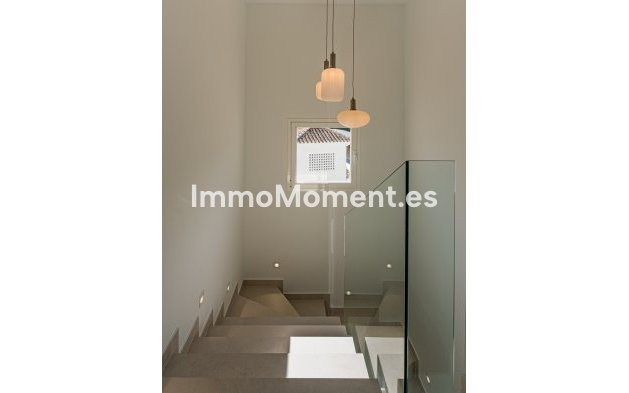 Resale - Apartment - Marbella - Nueva Andalucía