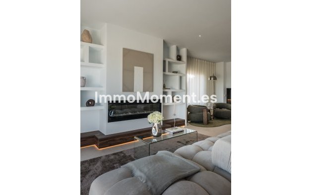 Resale - Apartment - Marbella - Nueva Andalucía