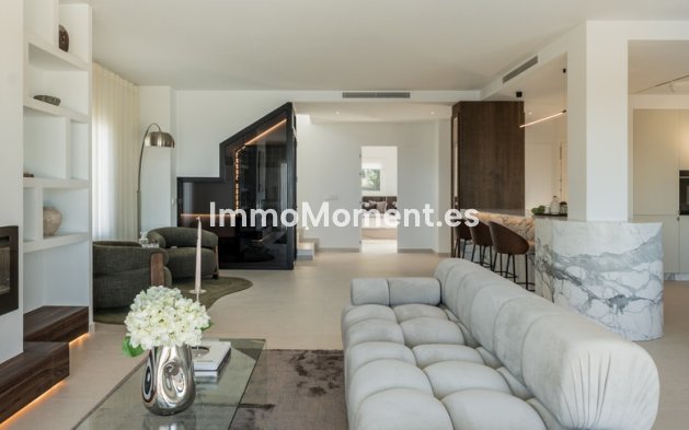 Resale - Apartment - Marbella - Nueva Andalucía