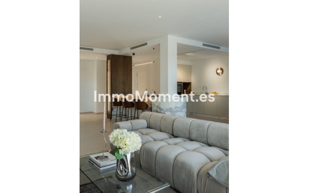 Resale - Apartment - Marbella - Nueva Andalucía