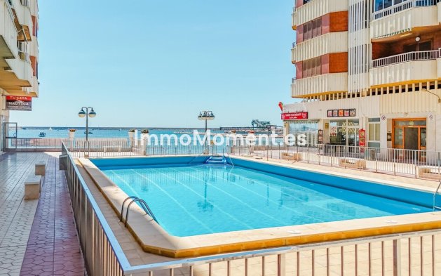 Resale - Apartment - Torrevieja - Torrevieja Centro