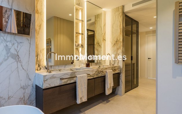 Resale - Apartment - Estepona - New Golden Mile