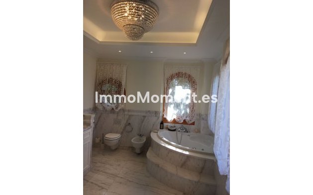 Reventa - Villa - Marbella - Sierra Blanca