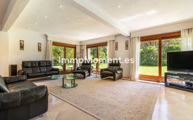 Resale - Villa - Estepona - Cancelada