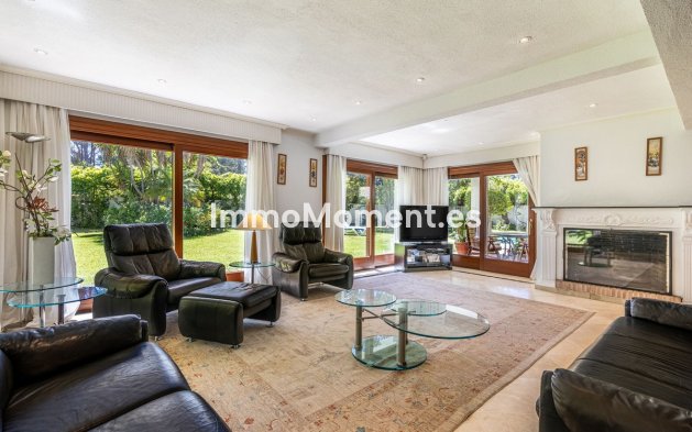 Resale - Villa - Estepona - Cancelada