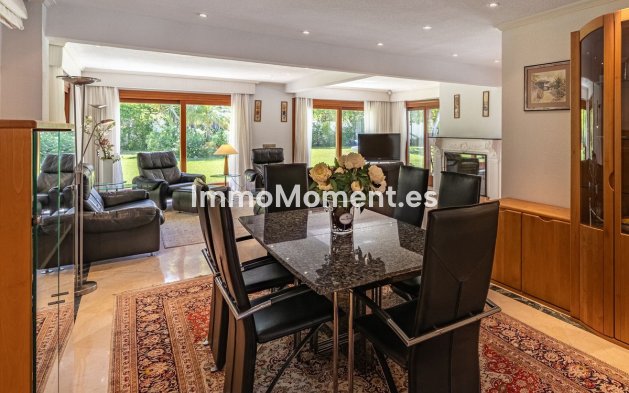 Resale - Villa - Estepona - Cancelada