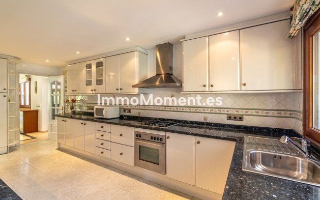 Resale - Villa - Estepona - Cancelada