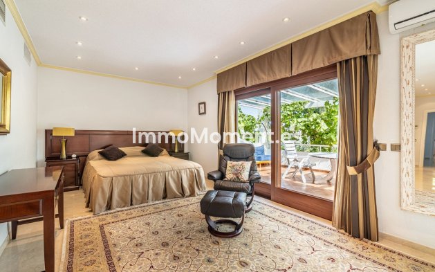 Resale - Villa - Estepona - Cancelada