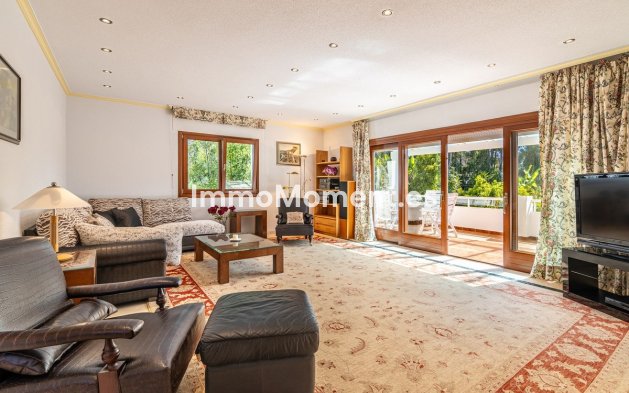 Resale - Villa - Estepona - Cancelada