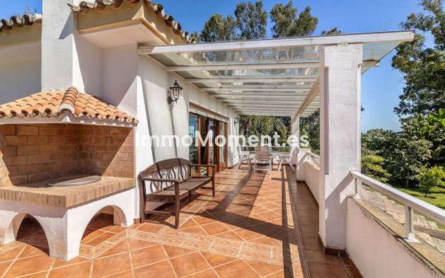 Resale - Villa - Estepona - Cancelada