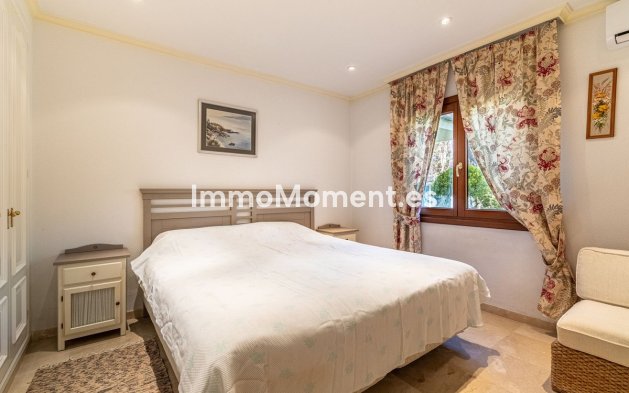 Resale - Villa - Estepona - Cancelada