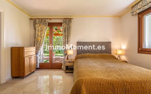 Resale - Villa - Estepona - Cancelada