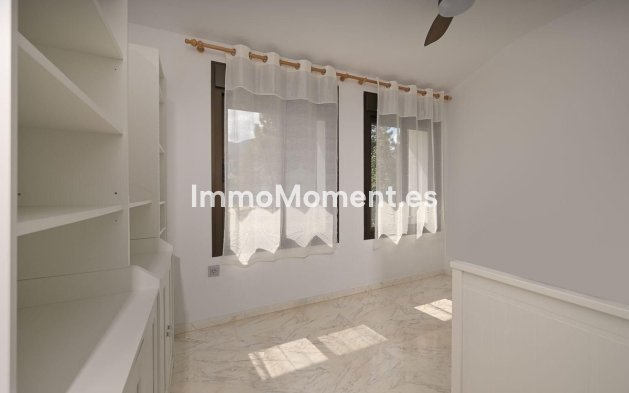 Resale - Villa - Inland  - Alhaurín el Grande Centro