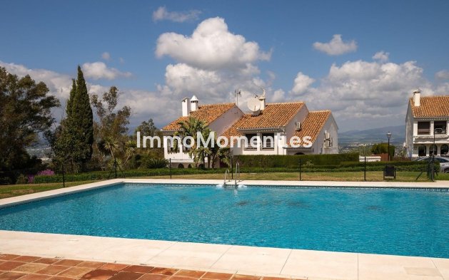 Resale - Villa - Inland  - Alhaurín el Grande Centro