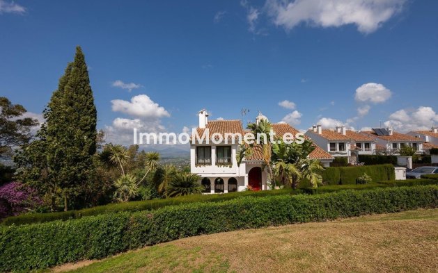 Resale - Villa - Inland  - Alhaurín el Grande Centro