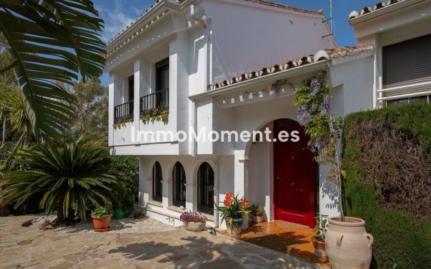 Resale - Villa - Inland  - Alhaurín el Grande Centro