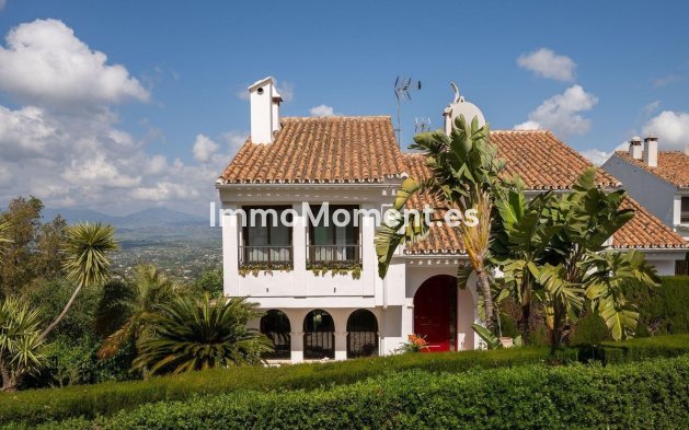 Resale - Villa - Inland  - Alhaurín el Grande Centro