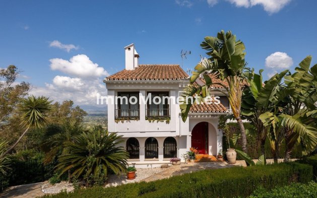 Resale - Villa - Inland  - Alhaurín el Grande Centro