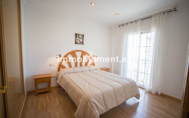 Resale - Apartment - Inland  - Coín