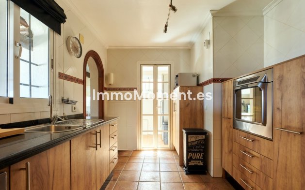 Reventa - Villa - Casares - Casares Centro