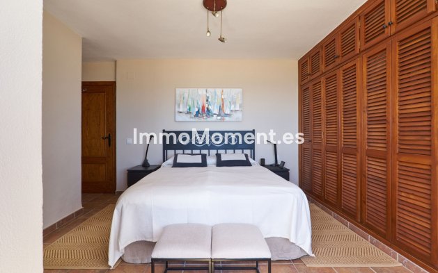 Reventa - Villa - Casares - Casares Centro