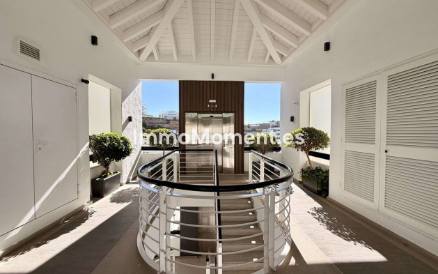 Reventa - Apartamento - Benahavís - Benahavís Centro