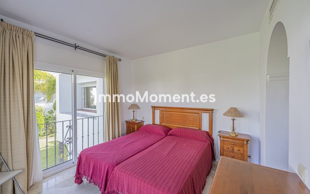 Resale - Apartment - Estepona - Costalita