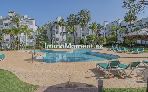 Resale - Apartment - Estepona - Costalita