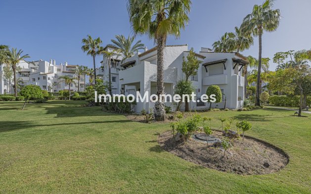 Resale - Apartment - Estepona - Costalita
