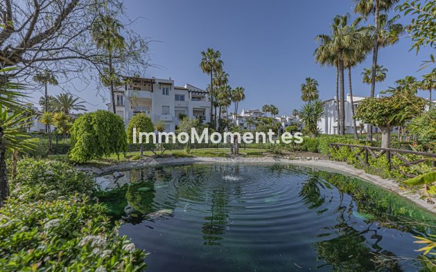 Resale - Apartment - Estepona - Costalita