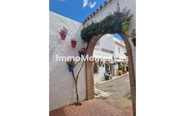 Resale - Apartment - Estepona - Estepona Centro