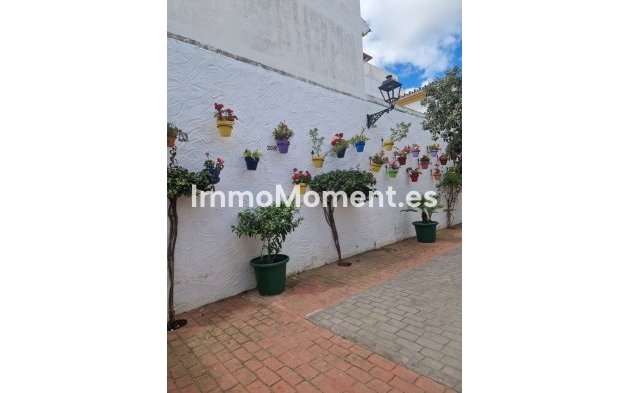 Resale - Apartment - Estepona - Estepona Centro