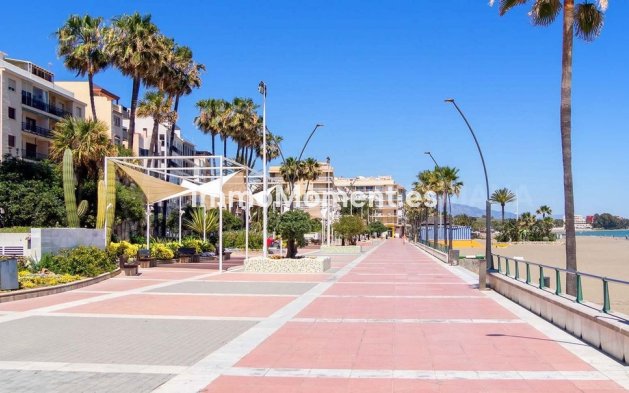 Resale - Apartment - Estepona - Estepona Centro