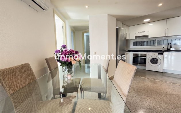 Resale - Apartment - Torremolinos - La Carihuela