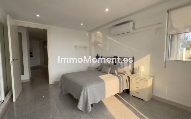 Resale - Apartment - Torremolinos - La Carihuela