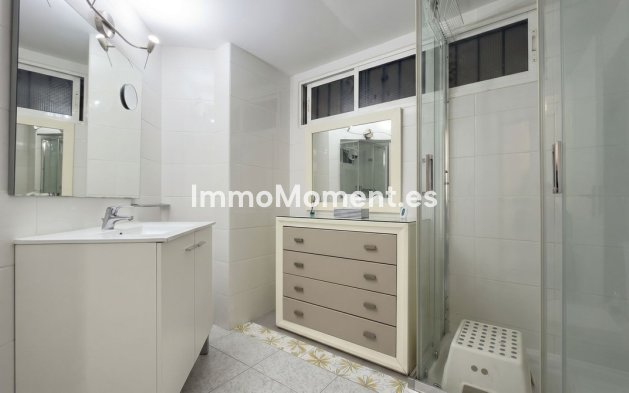 Resale - Apartment - Torremolinos - La Carihuela