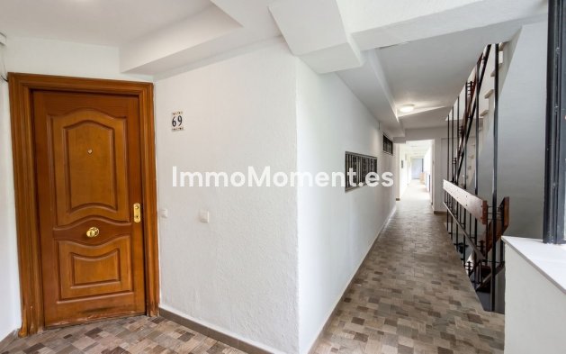 Resale - Apartment - Torremolinos - La Carihuela