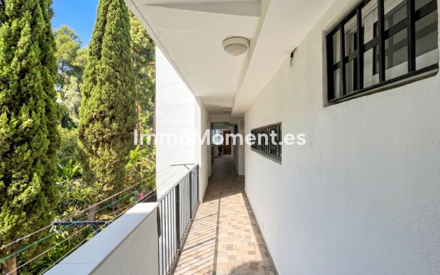 Resale - Apartment - Torremolinos - La Carihuela