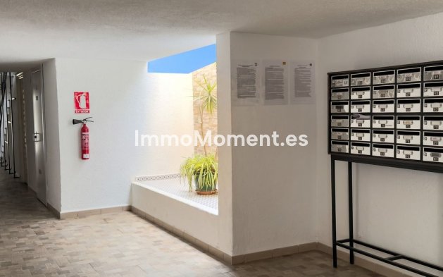 Resale - Apartment - Torremolinos - La Carihuela