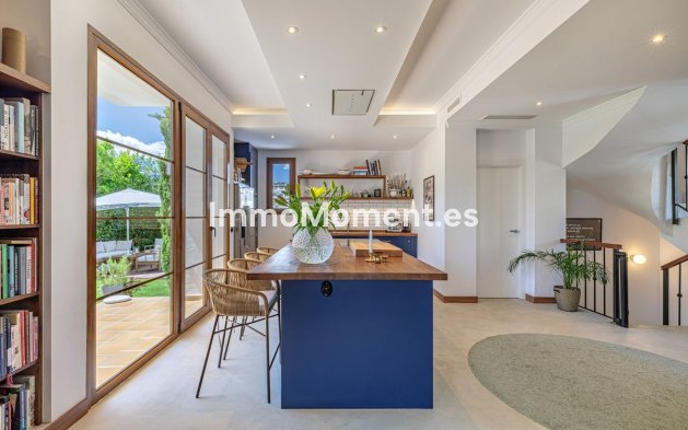 Resale - Villa - Estepona - Selwo