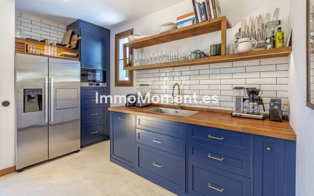 Resale - Villa - Estepona - Selwo