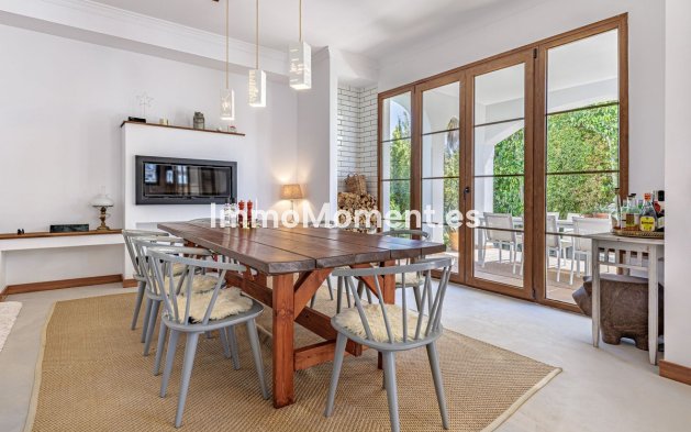 Resale - Villa - Estepona - Selwo