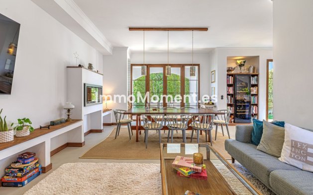 Resale - Villa - Estepona - Selwo