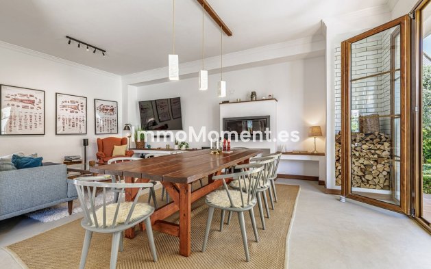 Resale - Villa - Estepona - Selwo