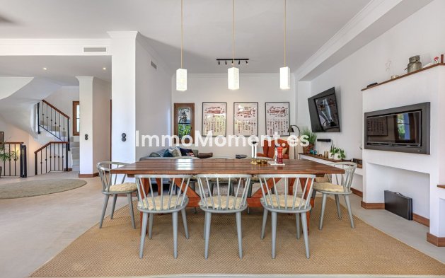 Resale - Villa - Estepona - Selwo