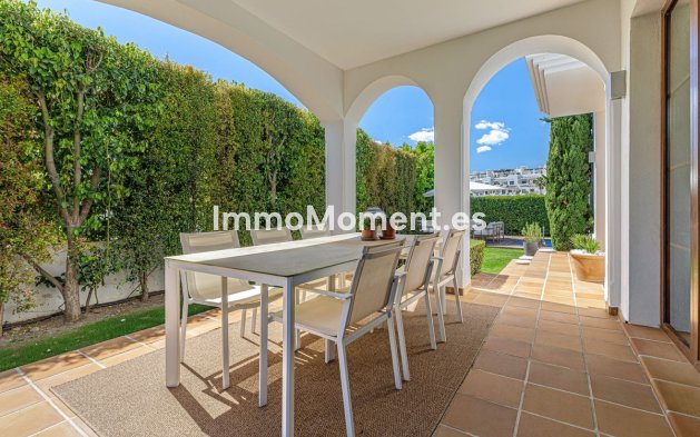 Resale - Villa - Estepona - Selwo
