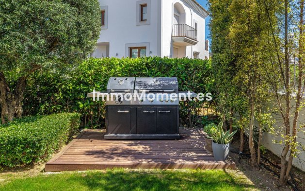 Resale - Villa - Estepona - Selwo