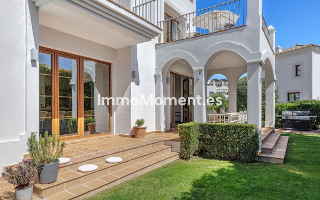 Resale - Villa - Estepona - Selwo