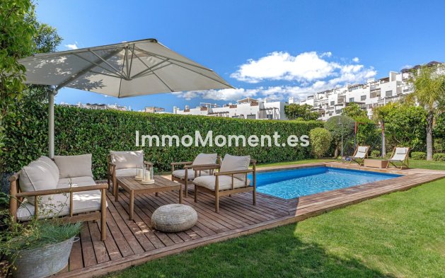Resale - Villa - Estepona - Selwo